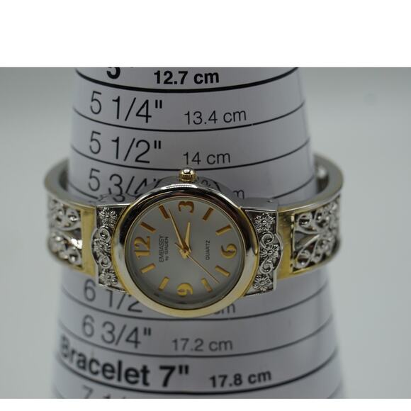 Embassy by Gruen Cuff Bracelet Women's Quartz Analog Watch New Battery - Picture 6 of 6